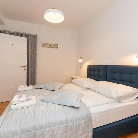 Apinelo Aparthotel