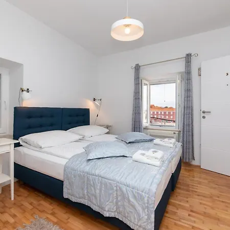 Apinelo Aparthotel Supetar
